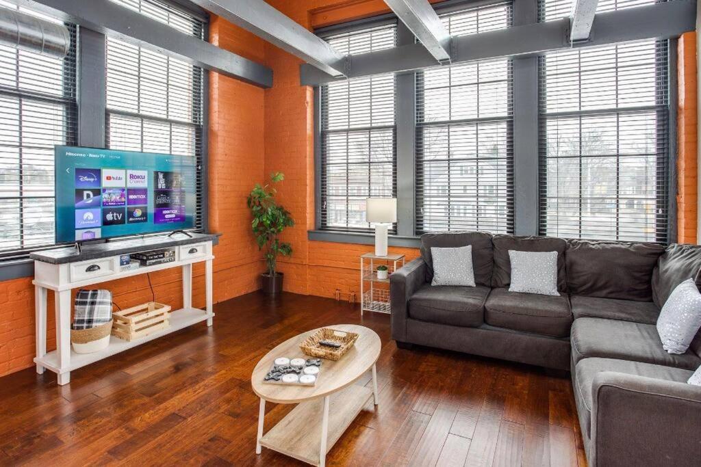 Centric Modern Loft W/ King Beds Διαμέρισμα Ρότσεστερ Εξωτερικό φωτογραφία