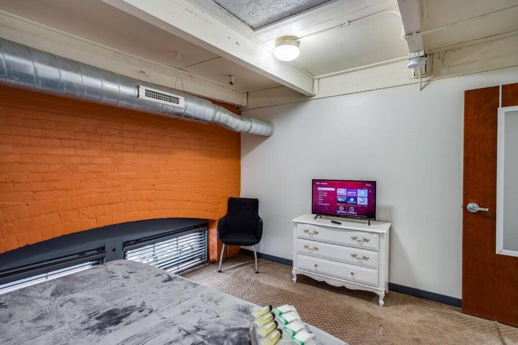 Centric Modern Loft W/ King Beds Διαμέρισμα Ρότσεστερ Εξωτερικό φωτογραφία