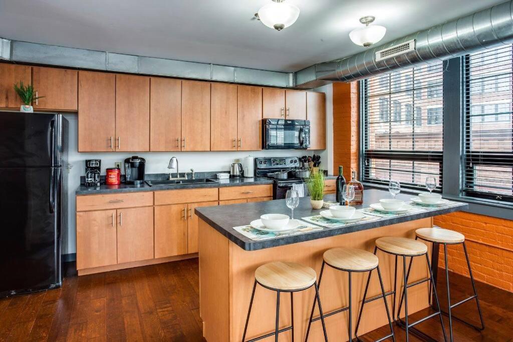 Centric Modern Loft W/ King Beds Διαμέρισμα Ρότσεστερ Εξωτερικό φωτογραφία
