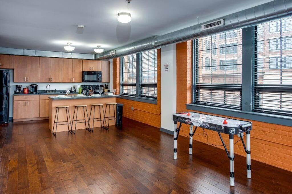 Centric Modern Loft W/ King Beds Διαμέρισμα Ρότσεστερ Εξωτερικό φωτογραφία