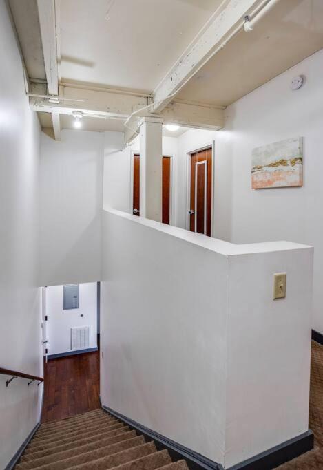 Centric Modern Loft W/ King Beds Διαμέρισμα Ρότσεστερ Εξωτερικό φωτογραφία