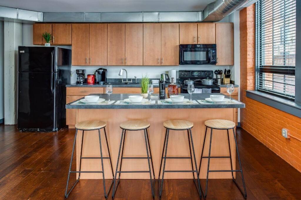 Centric Modern Loft W/ King Beds Διαμέρισμα Ρότσεστερ Εξωτερικό φωτογραφία